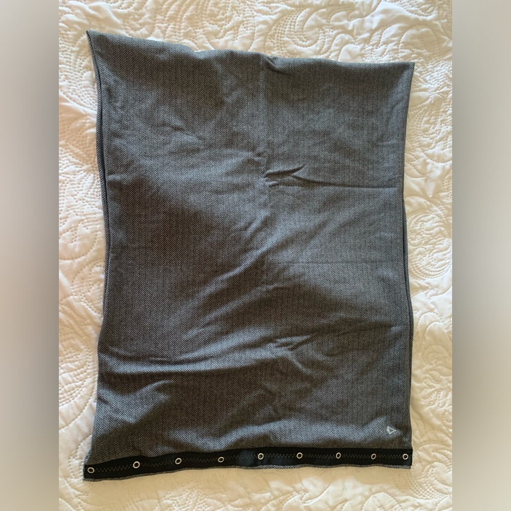 Ivivva scarf euc black & grey
